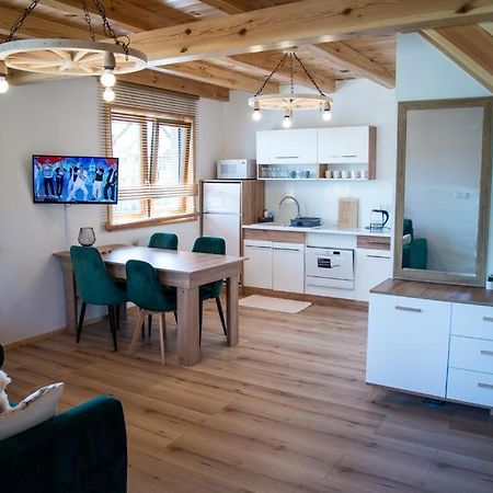 Kalinowy Sad Domki Z Jacuzzi I Sauna Mikołajki Kültér fotó