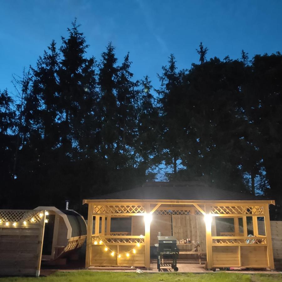 Kalinowy Sad Domki Z Jacuzzi I Sauna Mikołajki Kültér fotó