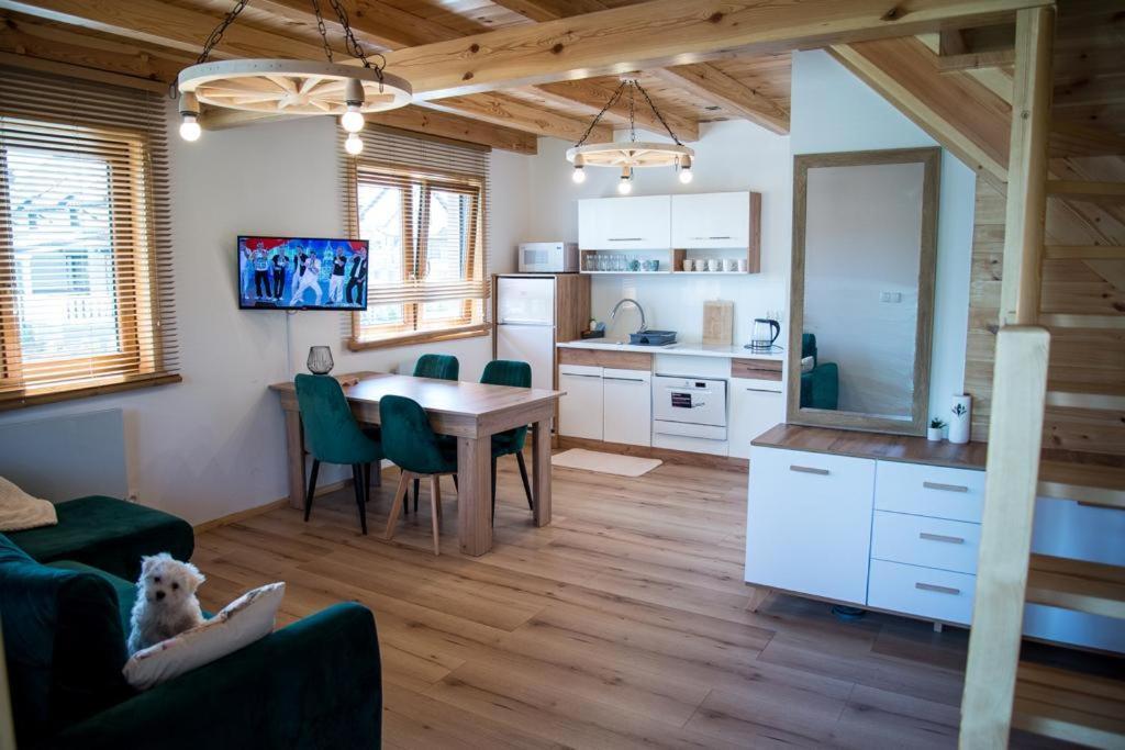 Kalinowy Sad Domki Z Jacuzzi I Sauna Mikołajki Kültér fotó